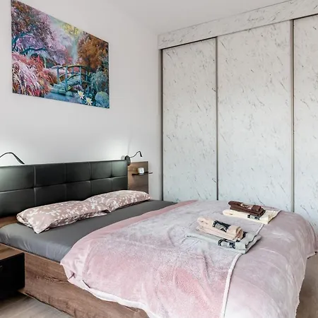 アパート Apartwro - Apartament Przy Wyspie Slodowej, Garaz, Projektor, Rowery *