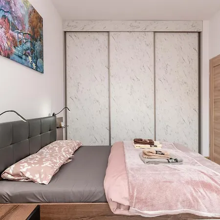 Apartwro - Apartament Przy Wyspie Slodowej, Garaz, Projektor, Rowery *